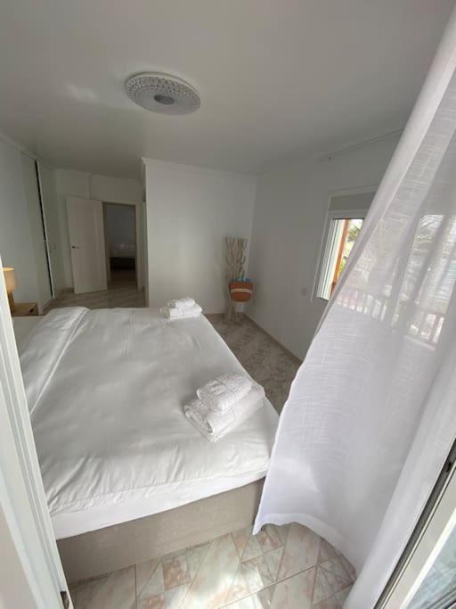 Villa Tranquila, Playa Del Duque 阿德耶 外观 照片
