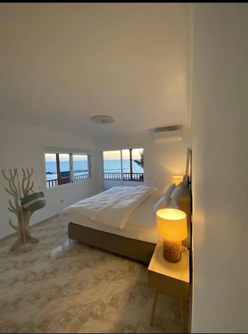 Villa Tranquila, Playa Del Duque 阿德耶 外观 照片