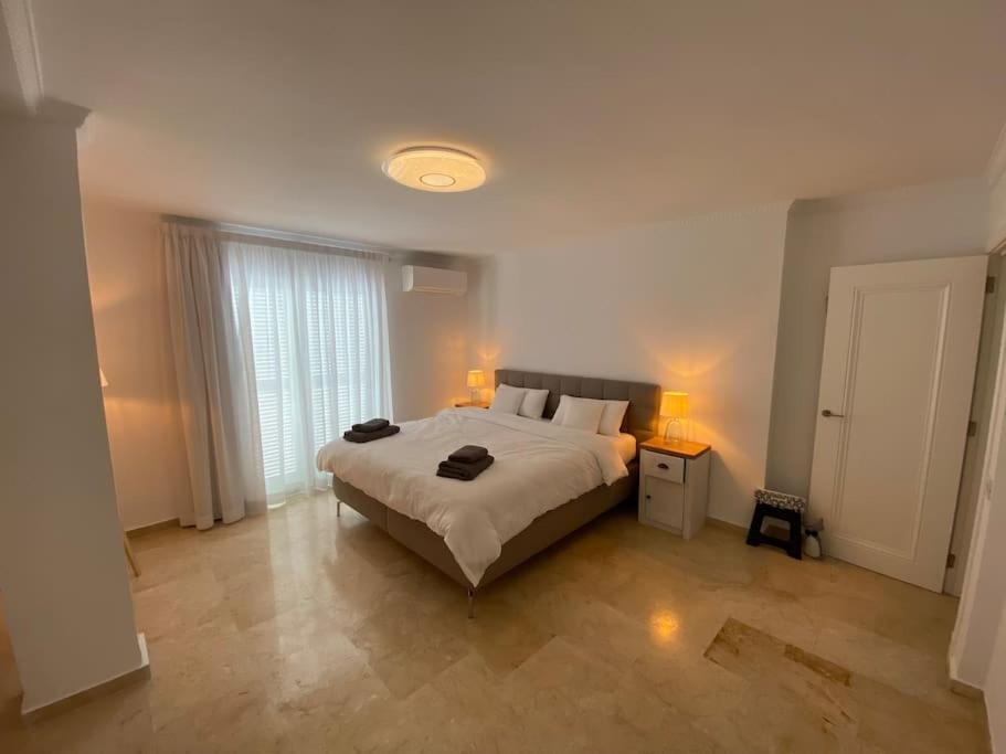 Villa Tranquila, Playa Del Duque 阿德耶 外观 照片